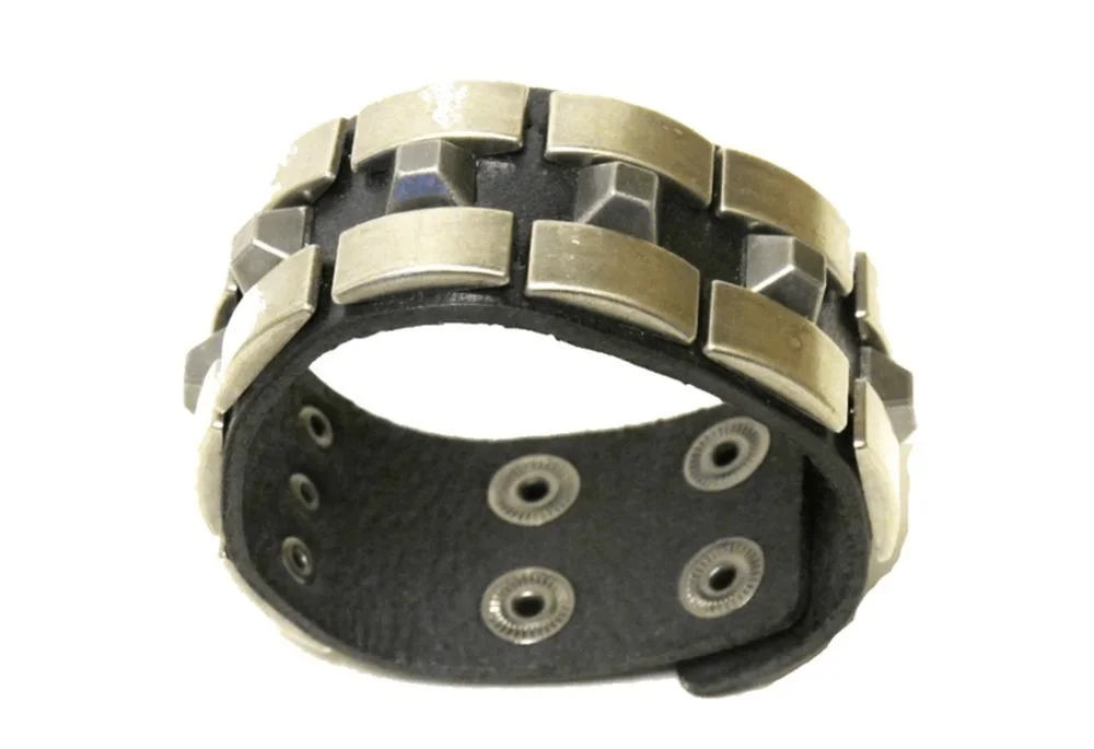 Svart Läder armband med nitar - Bild 1