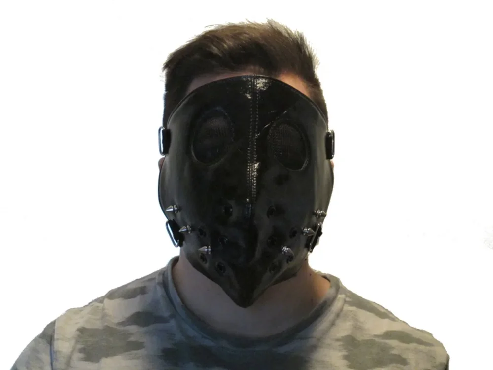 Lädermask med nitar - Bild 2