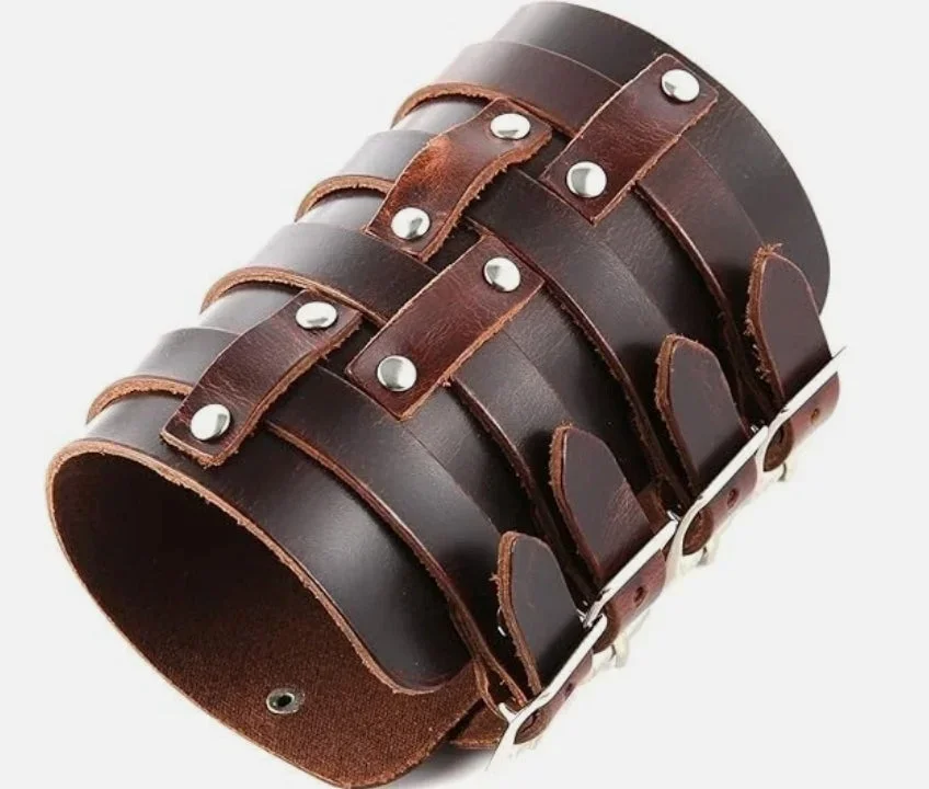Bruna läderarmband med spännen – justerbara breda manschetter - Bild 3