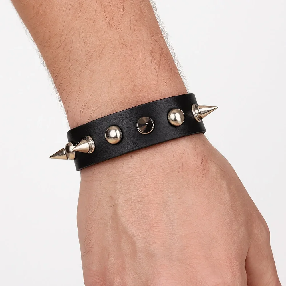 Nitarmband med koniska spikes – Justerbar snap-knäppning - Bild 1