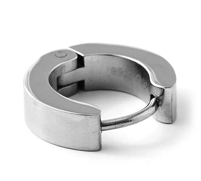 Silverfärgad robust ringörhängen - Bild 3