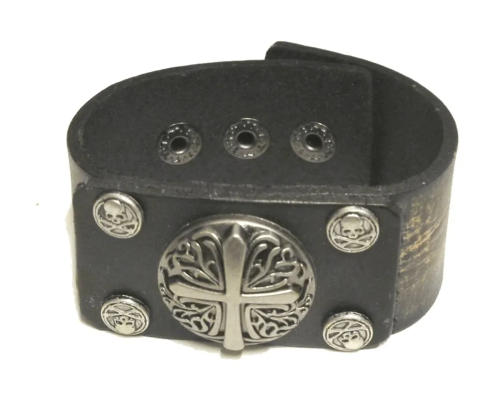 Läderarmband med kors och döskallar - Bild 1