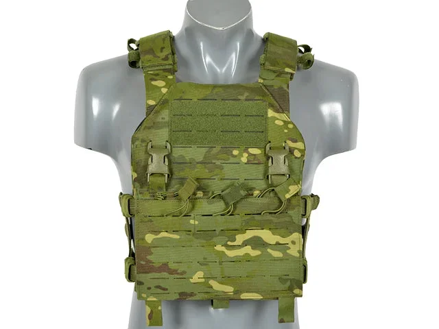 Buckle Up Assault Plate Carrier med AR15/AK-magasinlomme, laser-cut – Multicam Tropic Buckle Up Assault Plate Carrier med AR15/AK-magasinlomme, laser-cut – Multicam Tropic