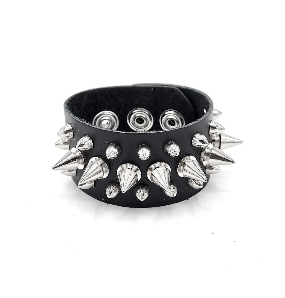 Svart läderarmband med spikes - Bild 1