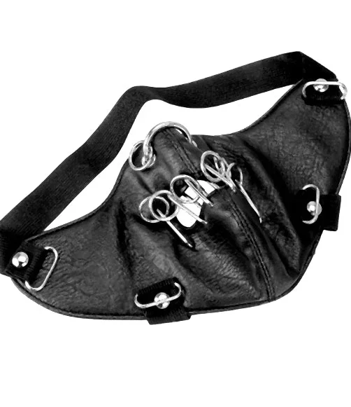 Svart ansiktsmask i konstläder med O-ringar & stavar (justerbar) - Bild 3