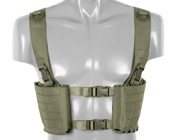 Chest Rig med to lommer til 6 AR/AK-magasiner, laser-cut – oliven Chest Rig med to lommer til 6 AR/AK-magasiner, laser-cut – oliven