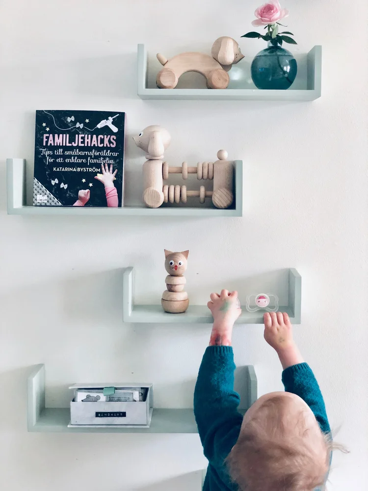 Bok: FAMILJEHACKS – tips till småbarnsföräldrar för ett enklare familjeliv (tryckt, skickas med post) - Bild 2