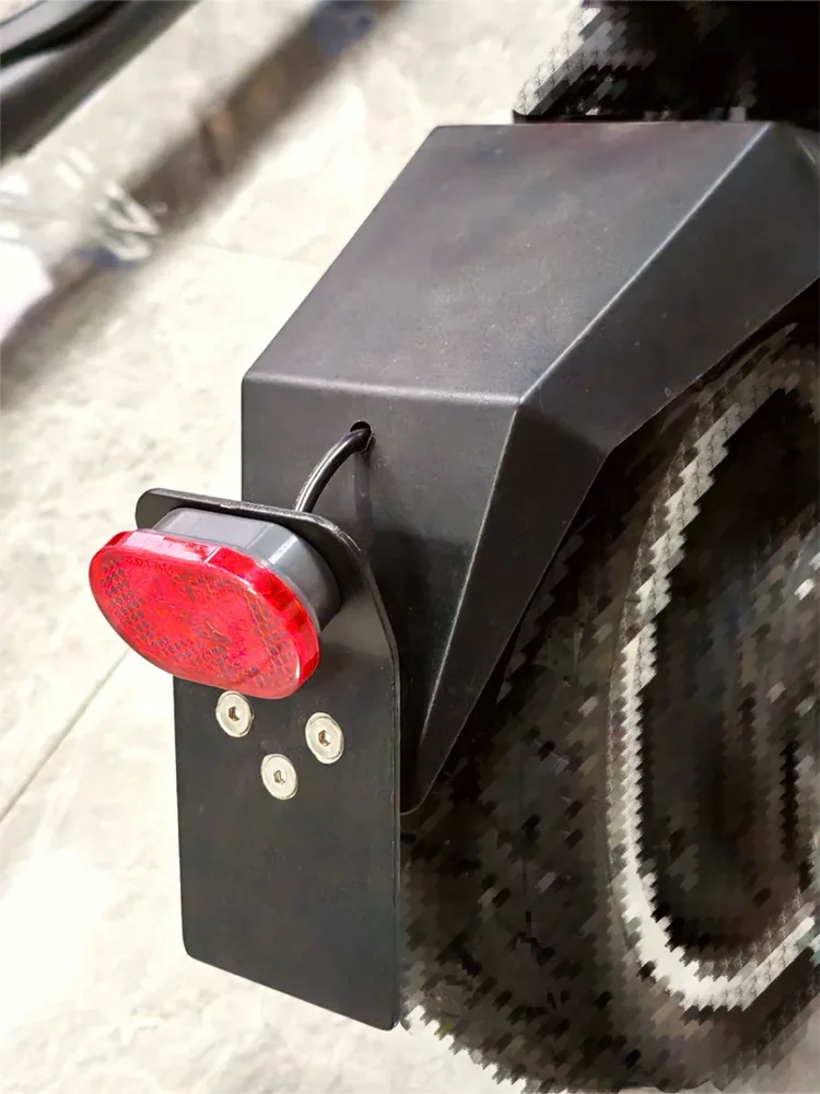 Rear mud cover assy (Guardabarros trasero assembly) Dualtron Aminia Rear mud cover assy (Guardabarros trasero assembly) Dualtron Aminia