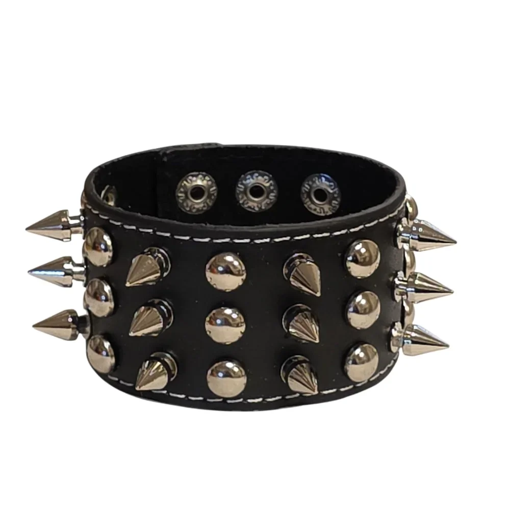 Läderarmband med Spikar och Runda Nitar – Svart - Bild 1