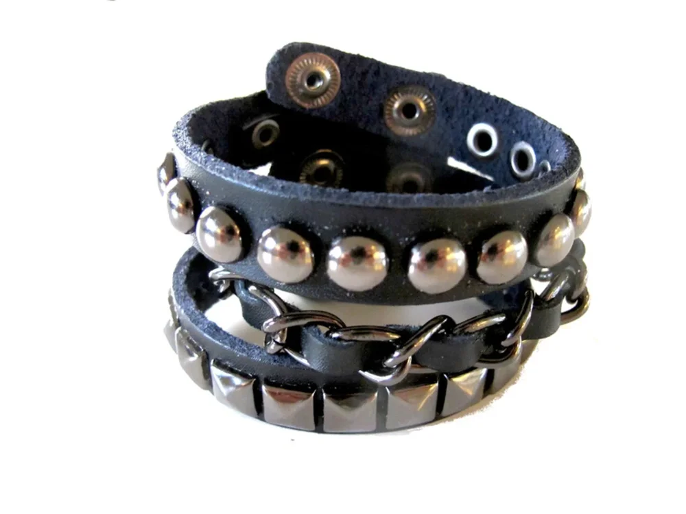 Nitarmband med runda och Pyramidnitar - Bild 1
