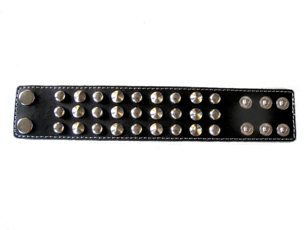 Svart läderarmband med runda nitar - Bild 2