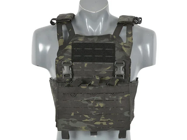 Buckle Up Operator Plate Carrier med AR15/AK-magasinlomme, laser-cut – Multicam Black Buckle Up Operator Plate Carrier med AR15/AK-magasinlomme, laser-cut – Multicam Black