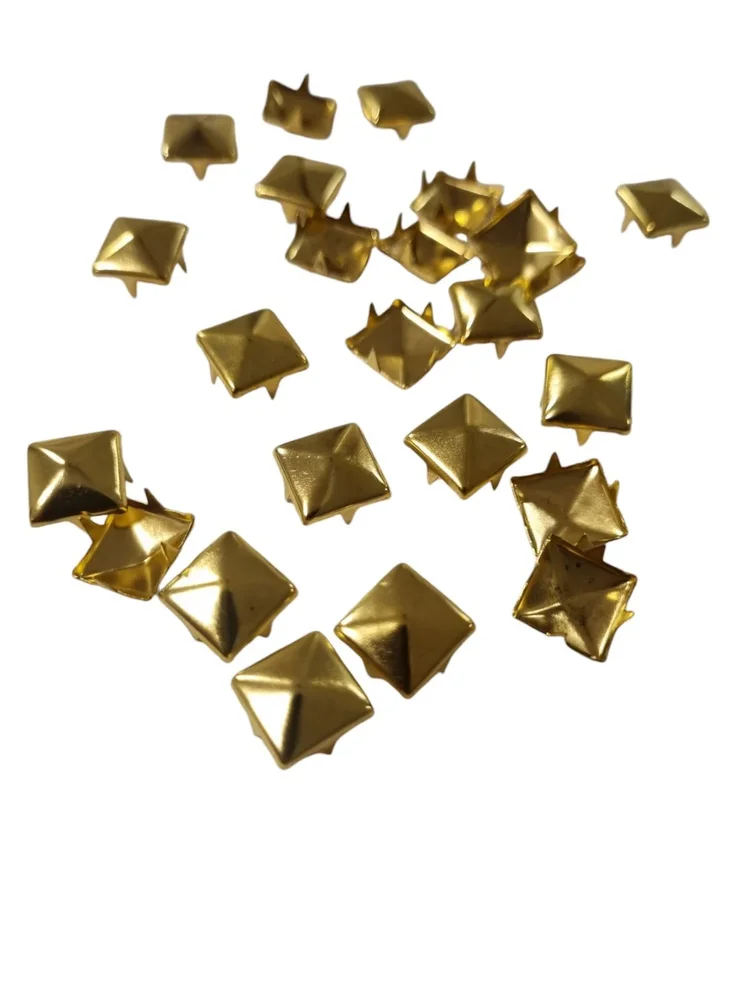 Guldfärgade lösa nitar Pyramid 100 st