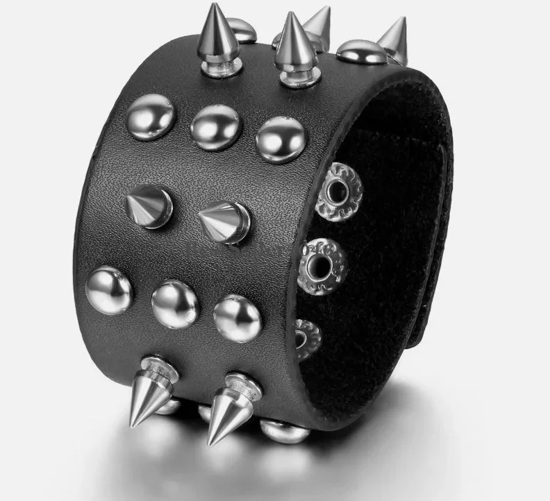 Svart läderarmband med spikes och runda nitar - Bild 2