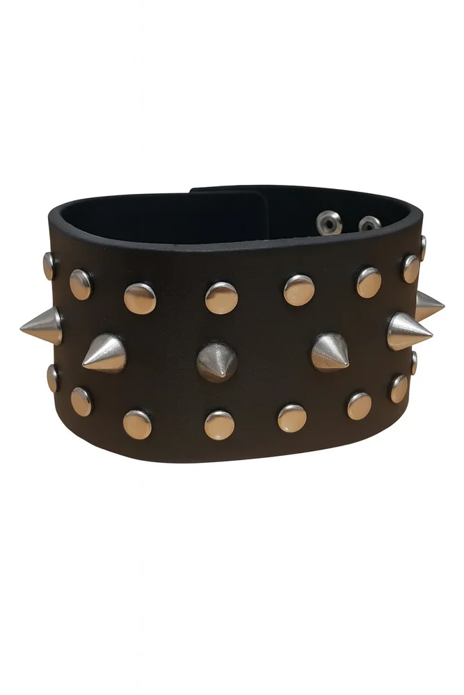Svart Armband med Spetsiga Metallnitar – Punkstil