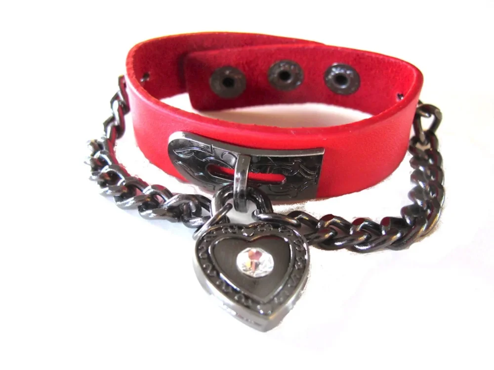Röd läder armband med hjärta och kedja - Bild 1