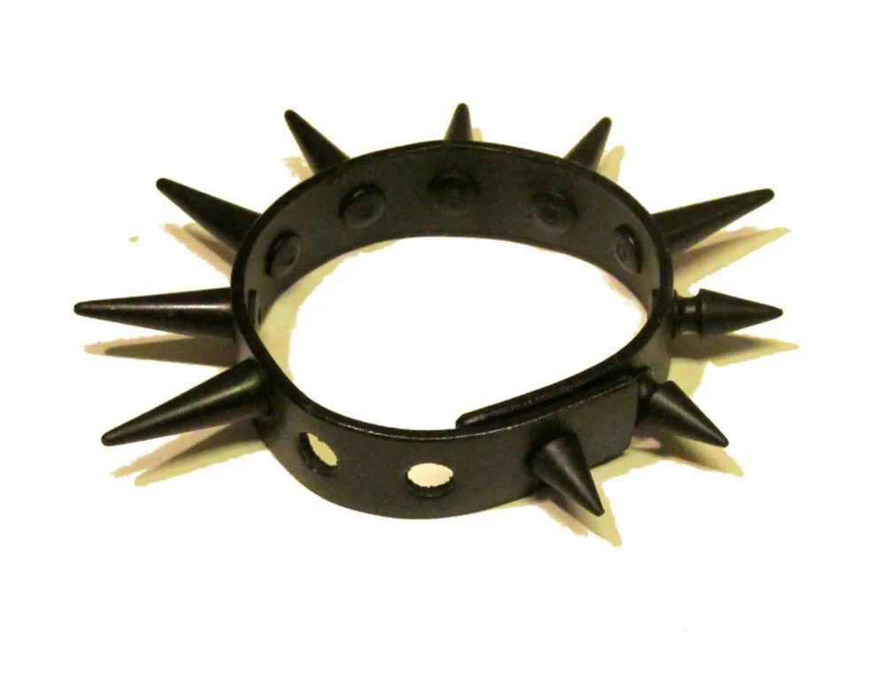Svart armband med svarta gummi nitar - Bild 1