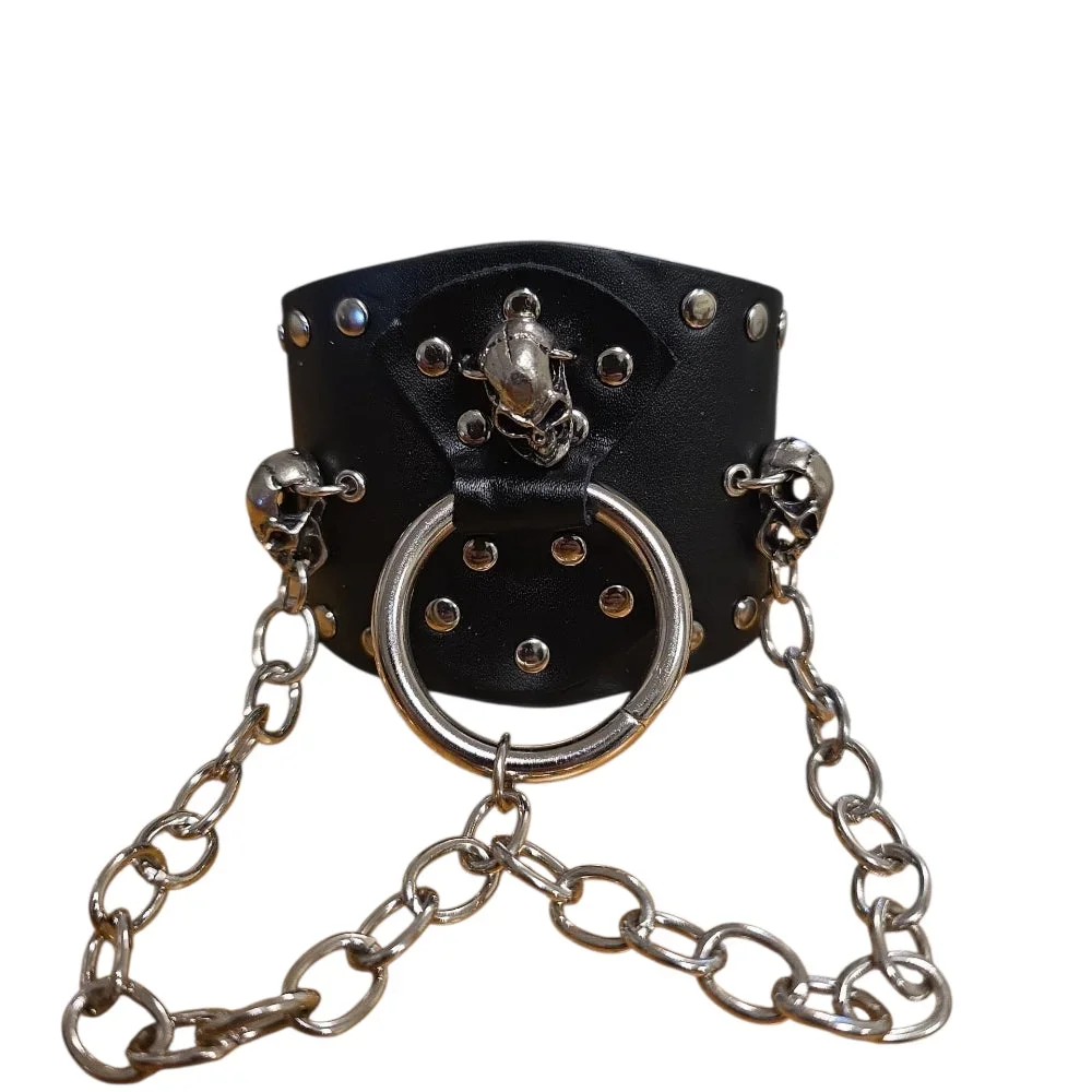 Brett svart läderarmband med kedjor, dödskallar och ring – Justerbart - Bild 2