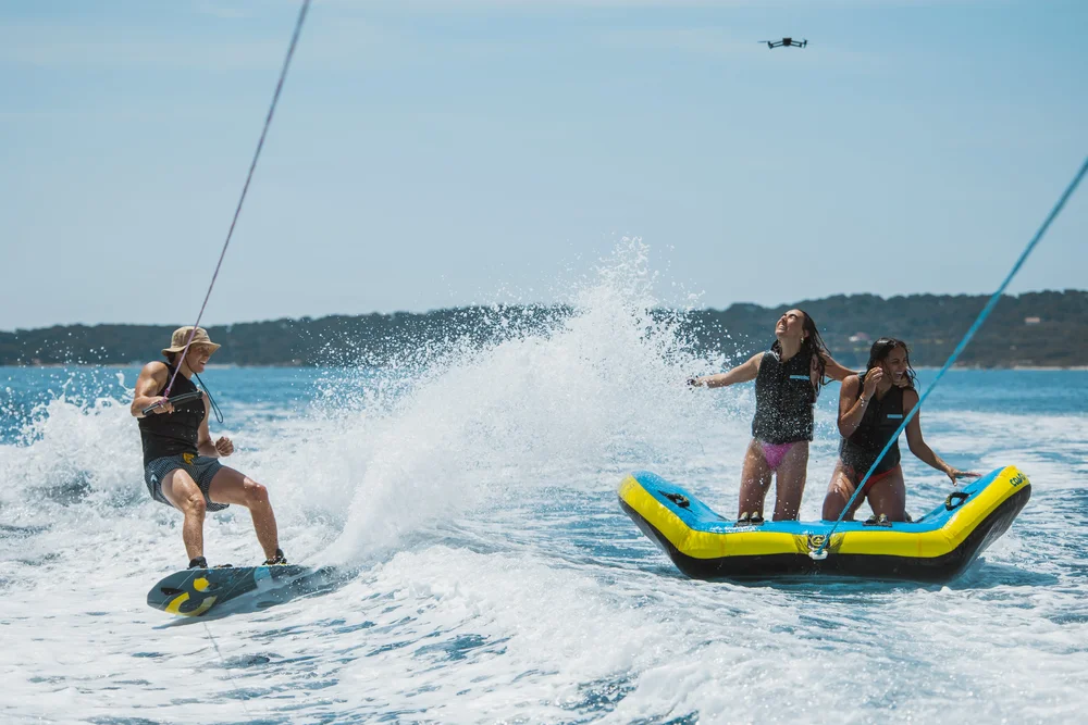 Wakeboard Coasto Kyanit 140 – mångsidig och lättkörd wakeboard - Bild 3