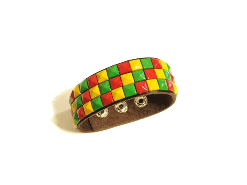 Rasta läderarmband med spetsnitar - 3 rad - Bild 1