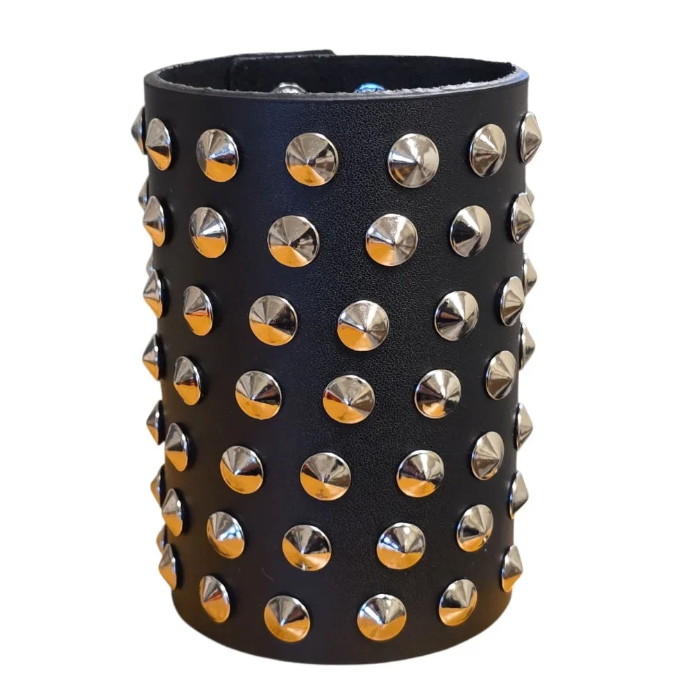 Brett svart läderarmband med täta runda nitar – Justerbart - Bild 1