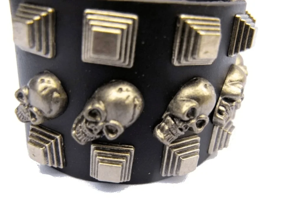 Läderarmband med döskallar och fyrkantiga nitar - Bild 3