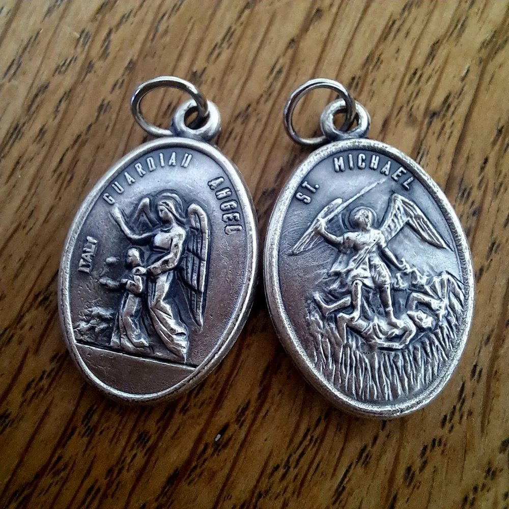 Sankt Mikael & skyddsängel medaljong Sankt Mikael & skyddsängel medaljong