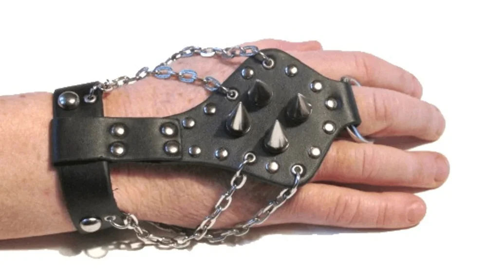 Läderarmband med spike och ronda nitar - Bild 1