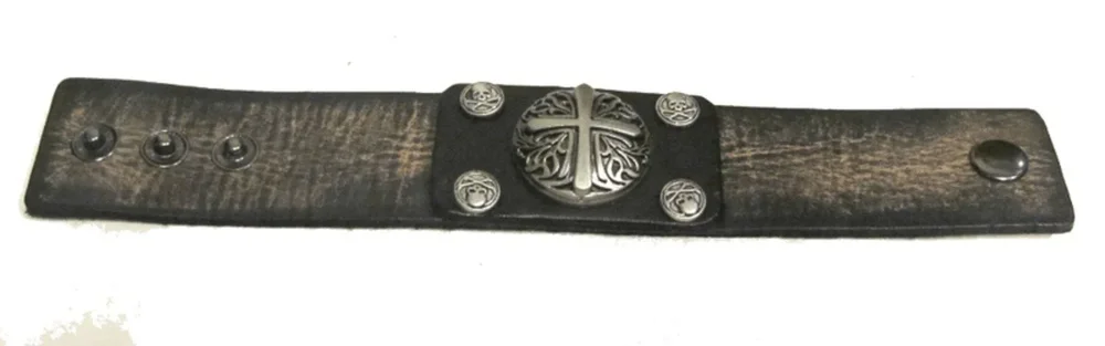 Läderarmband med kors och döskallar - Bild 2