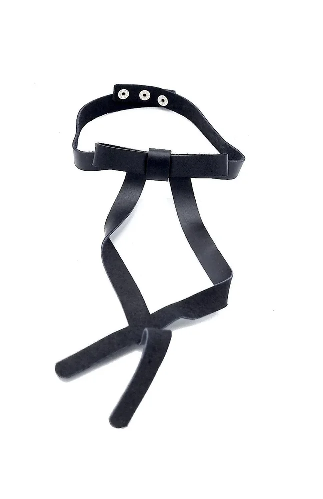 Svart halsband med rosett - Bild 1