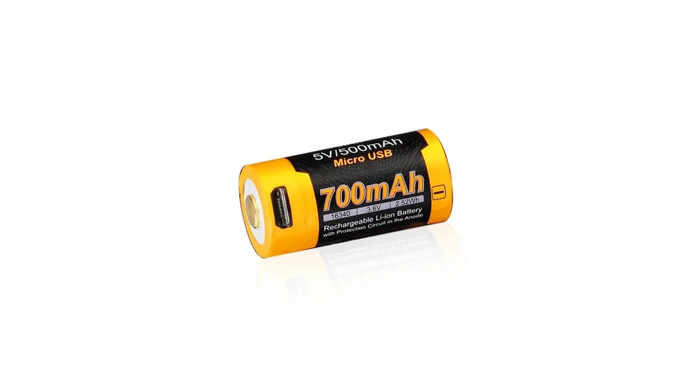 Fenix RCR123A / 16340 Genopladeligt Li-ion Batteri 700mAh med USB Fenix RCR123A / 16340 Genopladeligt Li-ion Batteri 700mAh med USB