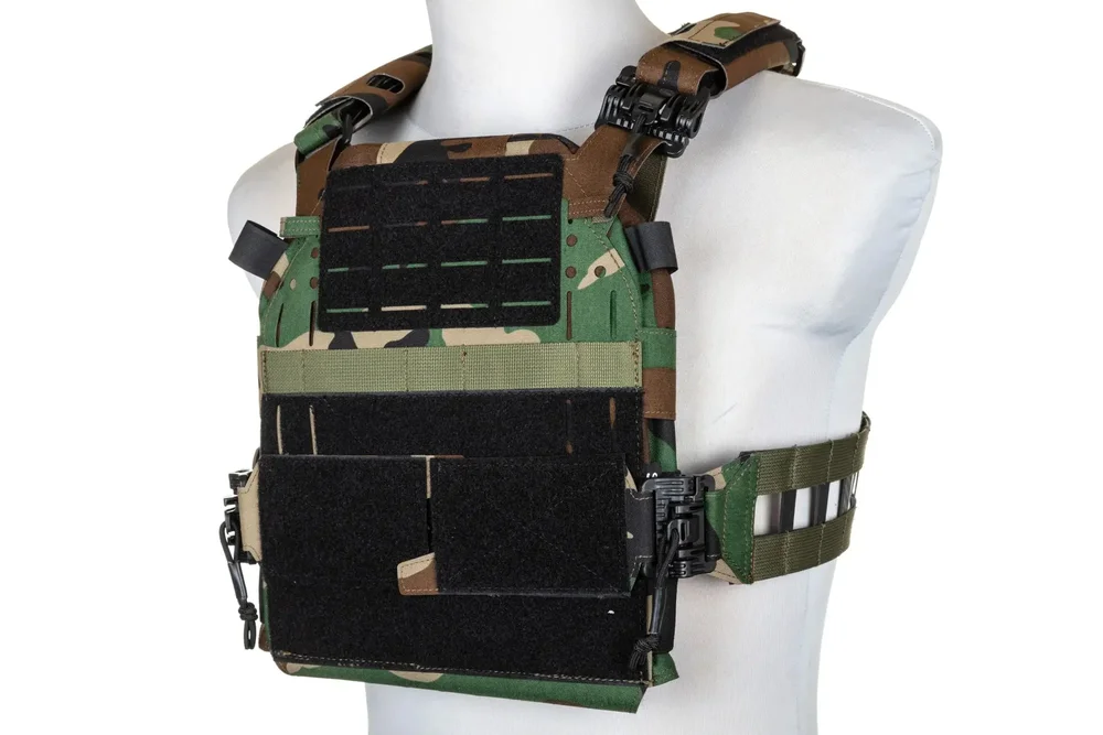 Specna Arms Tactical QR III Woodland Plate Carrier Vest Specna Arms Tactical QR III Woodland Plate Carrier Vest