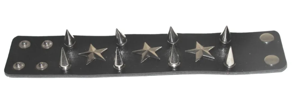 Svart armband med nitar - Bild 2