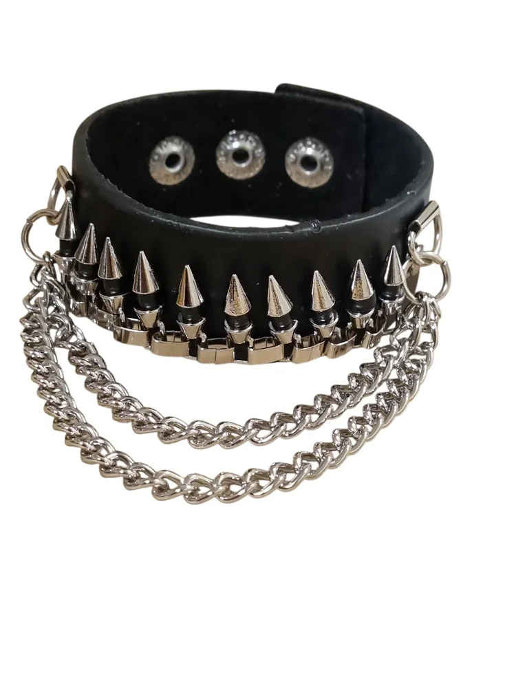 Svart Läderarmband med Spetsnitar & Kedjor - Bild 1