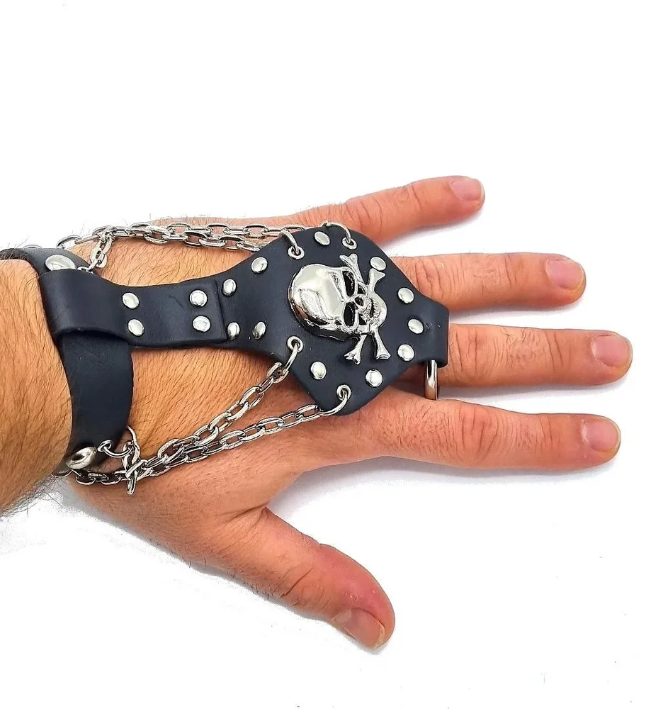 Läderarmband med dödskalle, kedjor och runda nitar - Bild 1