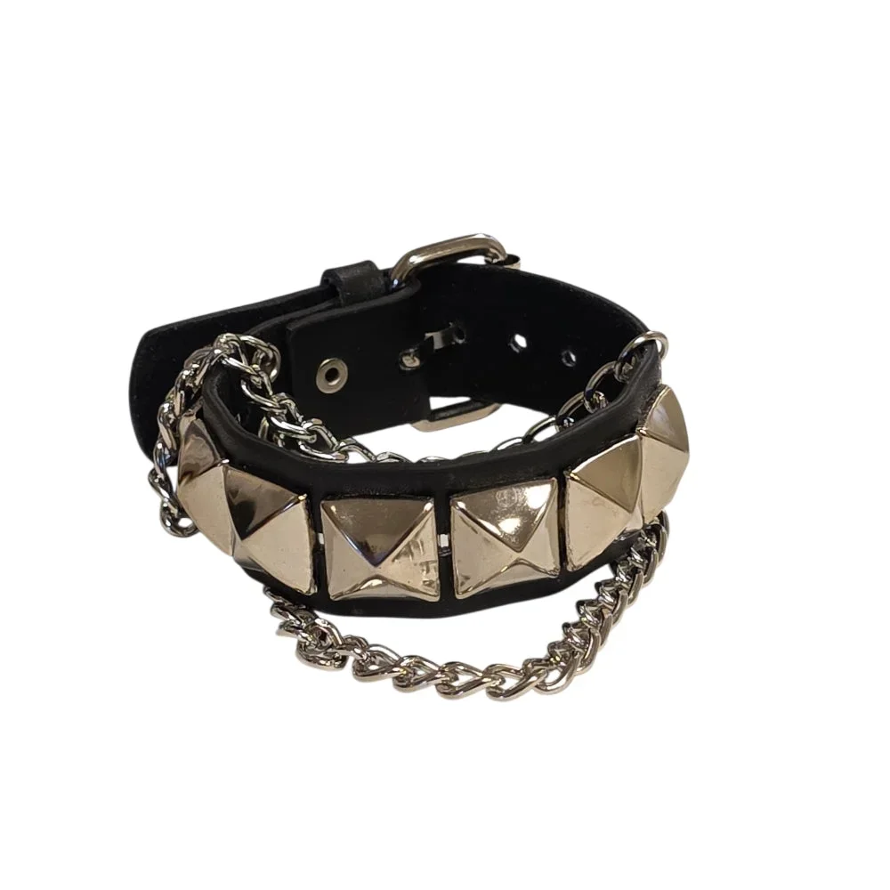 Läderarmband med Fyrkantiga Nitar och Kedja - Bild 1