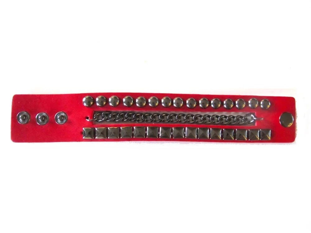 Röd läder armband med runda och Pyramidnitar - Bild 2