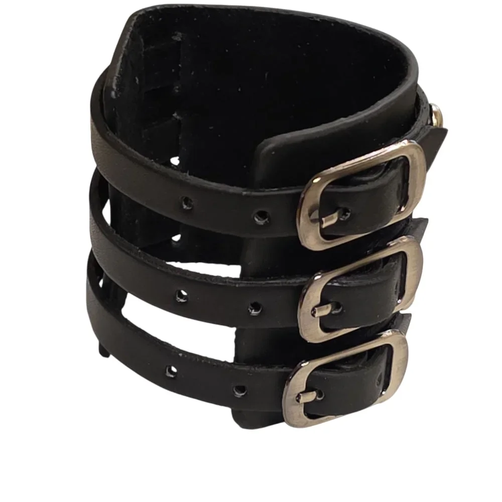 Brett svart läderarmband med tre spännen och nitar - Bild 3