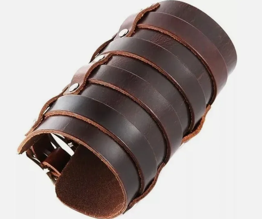 Bruna läderarmband med spännen – justerbara breda manschetter - Bild 2